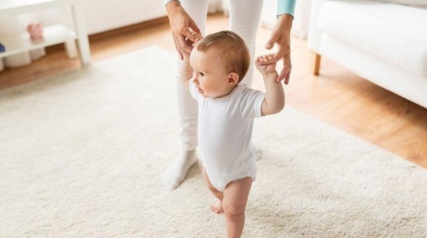 Çocuğunuzun sevimli yürüyüşü hastalık belirtisi olabilir