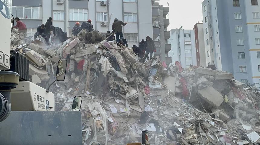 SON DAKİKA | Gaziantep'te yıkılan binada kolon kestikleri belirlenen 2 kişi tutuklandı