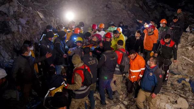 SON DAKİKA | 7. günde peş peşe mucize haberleri geliyor! Hatay, Kahramanmaraş, Adıyaman'da nefesler tutuldu... Enkaz altında bir haftadır direniyorlar