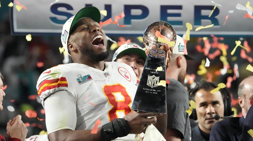 Amerikan Futbol Ligi şampiyonluk maçı Super Bowl'da Kahramanmaraş depremleri anonsu