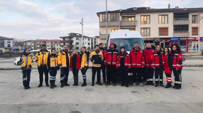 Düzce İl Sağlık Müdürlüğü deprem bölgelerine ilave ekip gönderdi