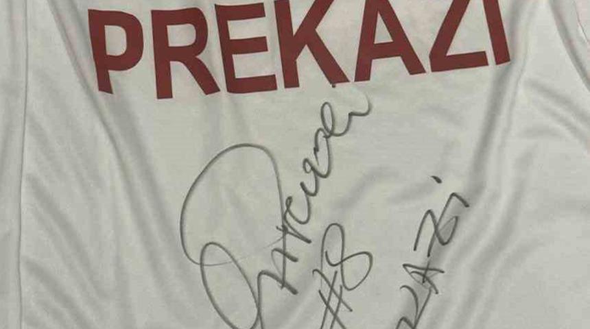 Cevad Prekazi, depremzedeler için açık artırmaya çıkardığı formasını 210 bin TL'ye sattı