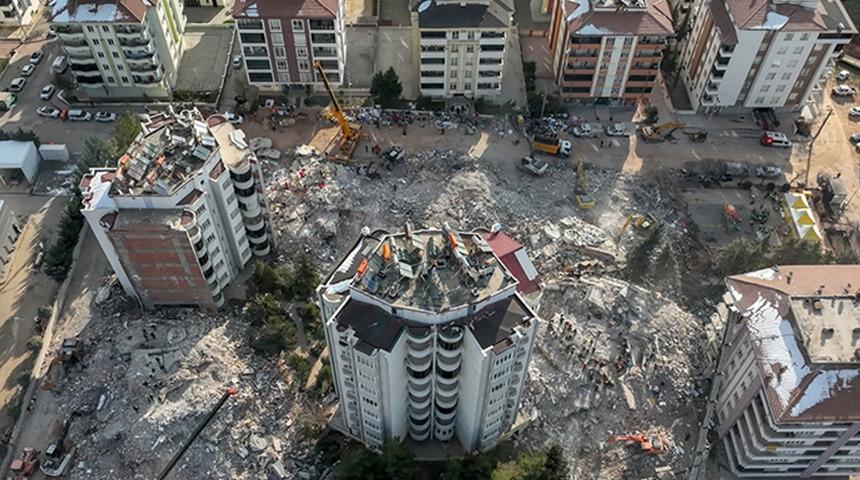 Son dakika: Depremde yerle bir olmuştu! O binaların müteahhitleri birer birer tutuklanıyor