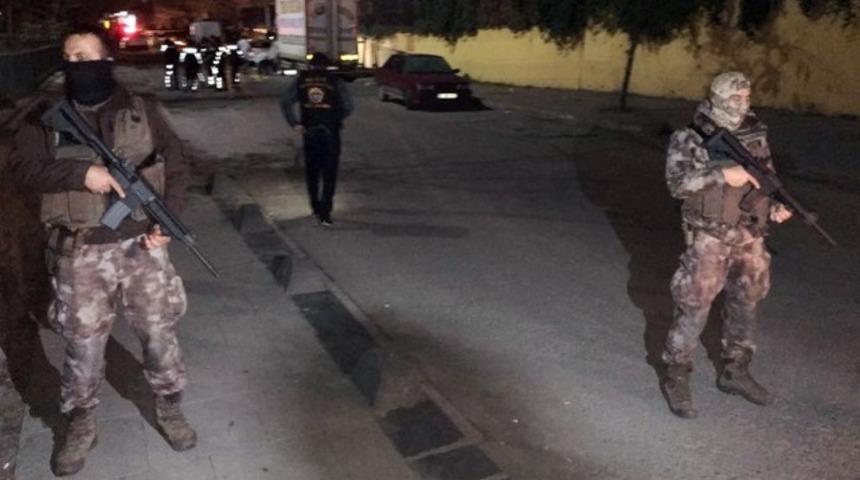İstanbul'da silahlı &ccedil;atışma! &Ouml;zel harekat b&ouml;lgede