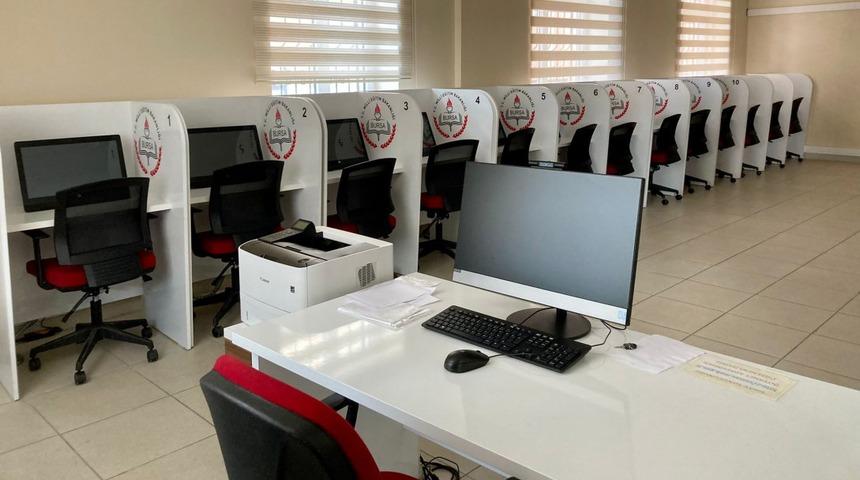 Ehliyet sınavı ne zaman, ertelendi mi? Motorlu taşıt e-sınavları hangi tarihte yapılacak? 