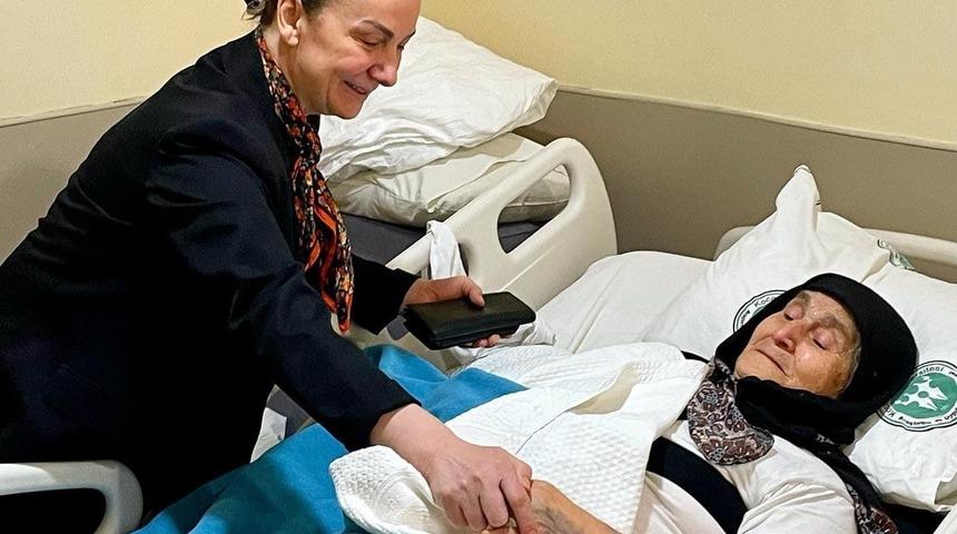 Kocaeli&rsquo;ye gelen yaralı depremzedeler hastanelerde tedavi g&ouml;r&uuml;yor