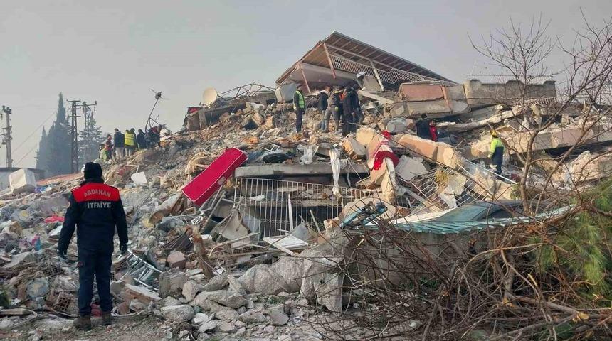Ardahan Belediyesi depremzedeler i&ccedil;in seferber oldu