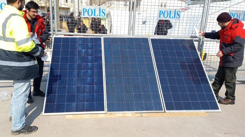 TSE depremzedeler için güneş panelleri kurdu