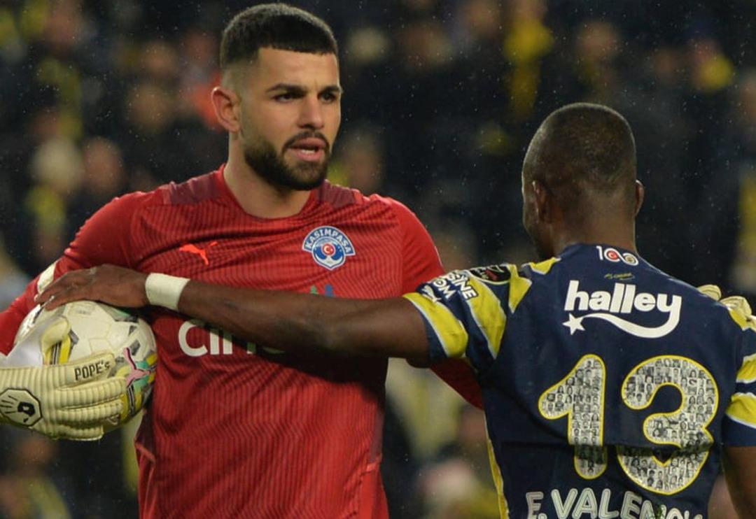 Mucize kurtuluş! "Otelimiz tamamen yıkıldı" dedi, nasıl hayatta kaldıklarını anlattı! Alman gazeteciler şaşkına d&ouml;nd&uuml;