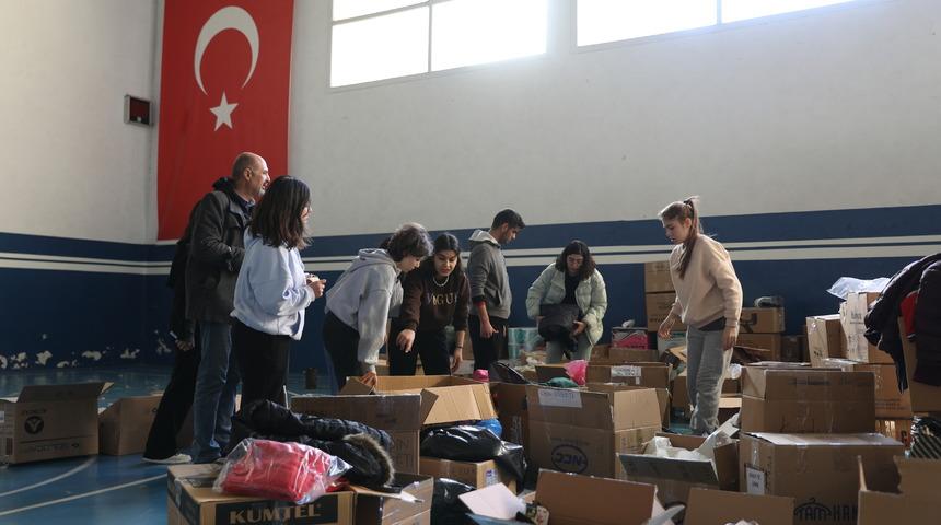 Uşak'tan gönüllü 24 sağlık çalışanı dualarla Hatay'a uğurlandı