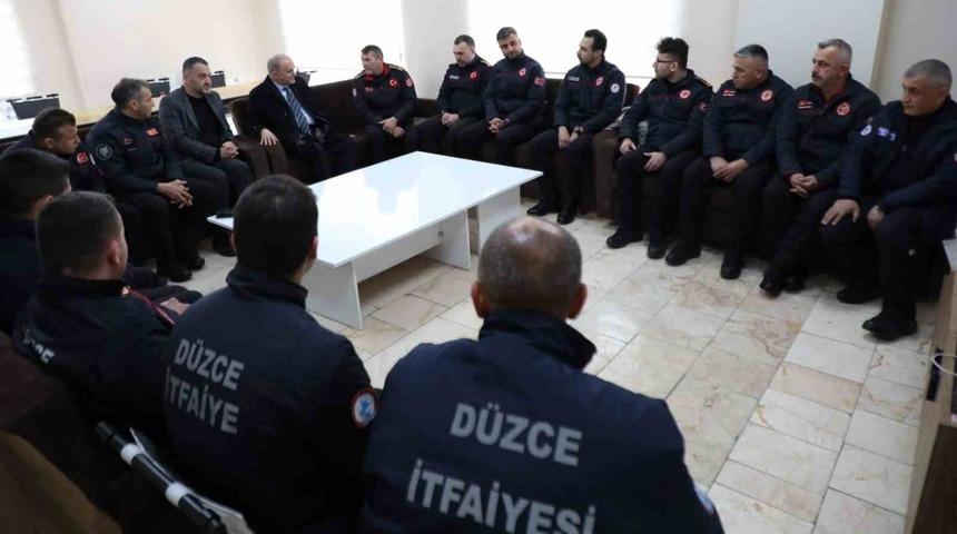 Başkan Özlü’den depremde görev alan itfaiye personeline ödül