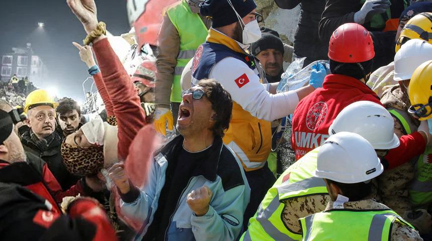 10. günde umutları yeşerten haber! Deprem sonrası enkaza dönen 8 katlı binadan kalp ritmi alındı