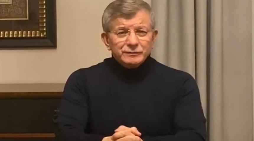 Davutoğlu gece yarısı sosyal medyadan paylaştı! 'Üniversitelerde uzaktan eğitim' tepkisi... "Bıktık! Biz de not tutuyoruz"