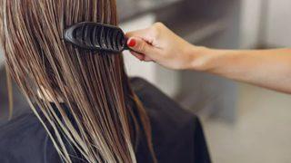 Tamamen yanlış yapıyormuşuz! Saçın yağlanmaması için...