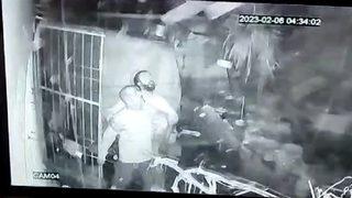 Deprem anına ait korku dolu yeni görüntüler! 2 dakika sürdü, çok ağırdı... Apartmanların üzerine sanki biri metalle vuruyordu