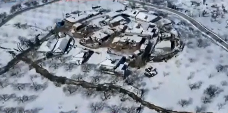 Deprem sonrasında dehşete düşüren görüntü! 16 kilometrelik dev yarık köyü ikiye böldü... Evler 2 metre aşağıya indi G5