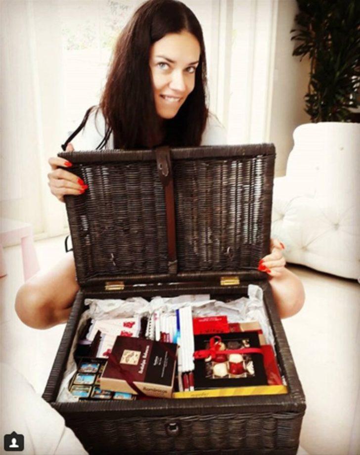 Adriana Lima'yı ilk defa böyle göreceksiniz! G2