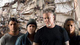 Dünya yıldızları Türkiye'yi unutmuyor! Metallica’dan deprem bölgesine dev bağış 