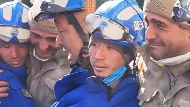 Çinli arama-kurtarma ekibine gözyaşları içinde teşekkür etti! Enkazların başında omuz omuza mücadele ettiler... “İyi ki geldiniz”