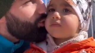 Azeri gönüllü ve depremzede çocuk arasındaki diyalog yürekleri ısıttı! “Bu yaramaz deprem sallanıyor sallanıyor bitmiyor”