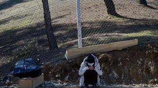 Kahramanmaraş'taki depremlerin ardından Türkiye'yi ağlatan fotoğraf! 'Yavruma ulaşıncaya kadar 15 kişiyi çıkarttık'