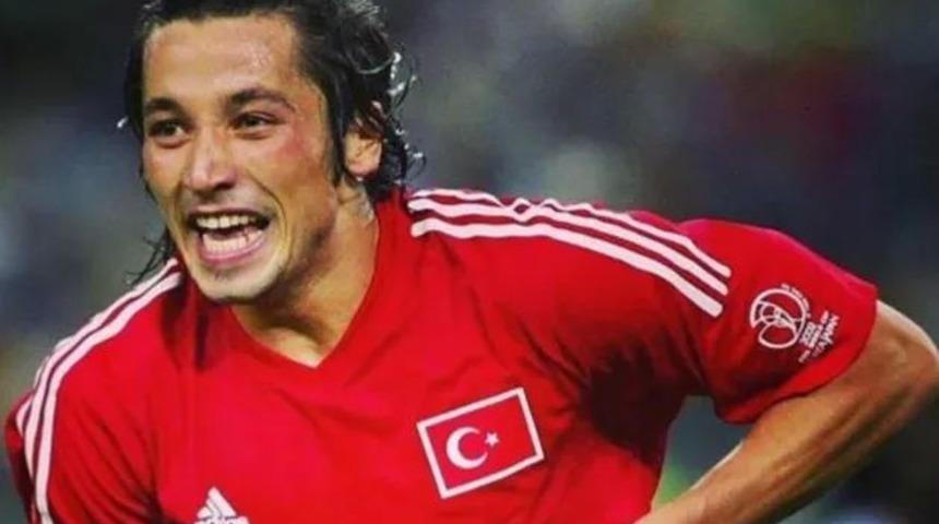 Futbolcu İlhan Mansız depremzedeler için formasını satışa çıkardı! Milli takımı yarı finale yükselten golü o forma ile atmıştı!