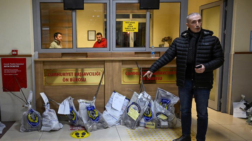 Kahramanmaraş'ta yıkılan binalara ilişkin 3 kişi tutuklandı