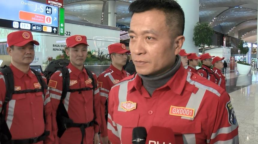 Deprem bölgesinde birçok kişiyi enkazdan çıkardılar! Çinli kurtarma ekibinin başkanı, aklında kalmasını istediği tek şeyi açıkladı