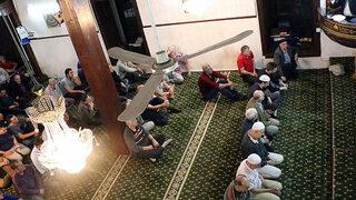 Üsküp'teki camilerden depremzedeler için 3,2 milyon liralık nakdi yardım