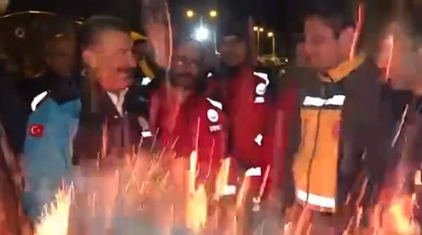 Korku dolu anlar! Sağlık Bakanı Koca'nın yanında kor patladı