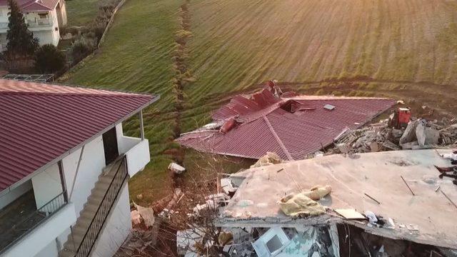 'Farkında değiller ama...' Deprem köyü ortadan ikiye böldü! Kilometrelerce uzunlukta dev yarık... 'Büyük bir ses duyduk 3 şekilde oldu'