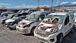 Deprem ‘eski yeni’ demedi! Hepsi bu hale geldi: Binlercesi otoparka çekildi… Bulunamayan araçlar için ‘hırsızlık teminatı’ devrede