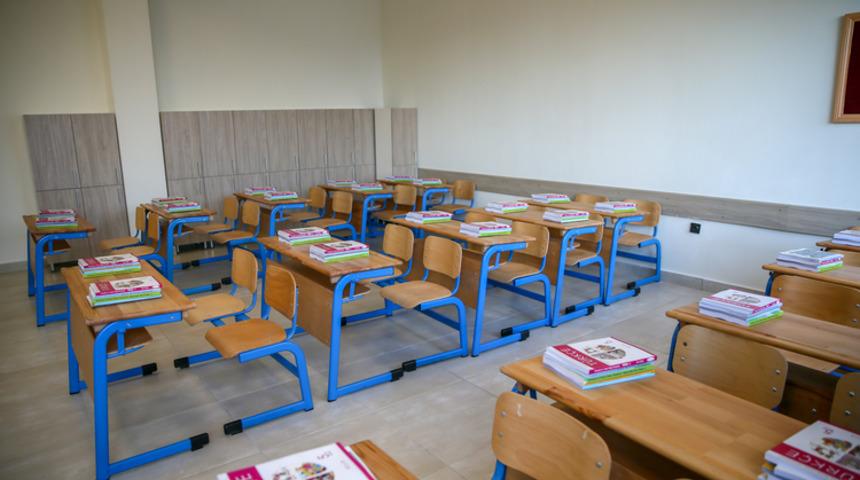 Okullar ne zaman açılacak, tatil ne zaman bitiyor? Bakan Mahmut Özer'den 71 il için tarih açıklaması