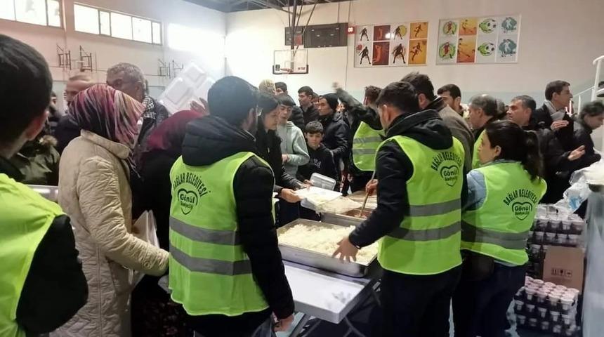 Bağlar Belediyesinden 25 bin deprem mağduruna barınma, yemek ve sosyal destek