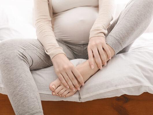 Hamilelikte ayak şişmesi ne zaman başlar, nasıl geçer?
