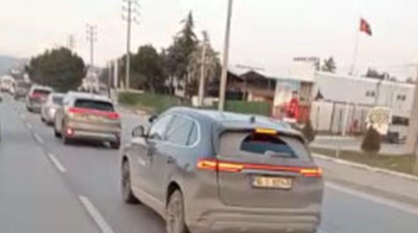 Gören telefonuna sarıldı! Yerli otomobil Togg'un test araçları seyir halindeyken görüntülendi