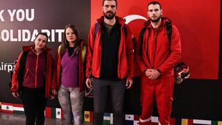 Boşnak ve Sırp arama kurtarma ekipleri İstanbul Havalimanı'ndan ülkelerine uğurlandı