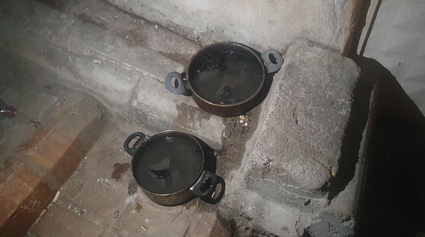 İzmir'de yabancı uyruklu 10 kişi tencerede yaktıkları kömürden zehirlendi