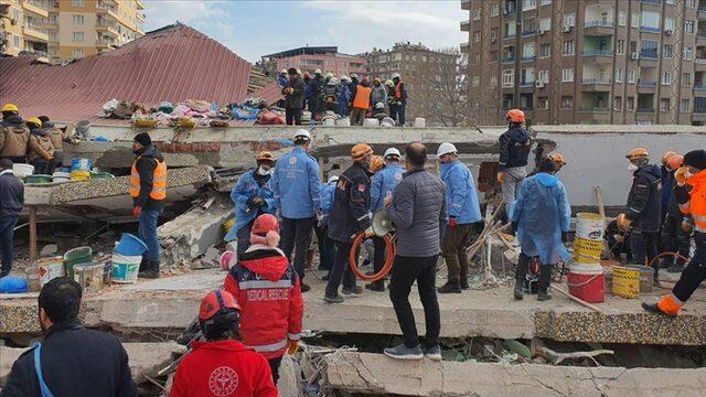 Son dakika | Tarih vererek duyurdu! Deprem bölgesindeki öğretmenlerin tayin süreçleri netliğe kavuşuyor: Bakan Özer salı gününü işaret etti