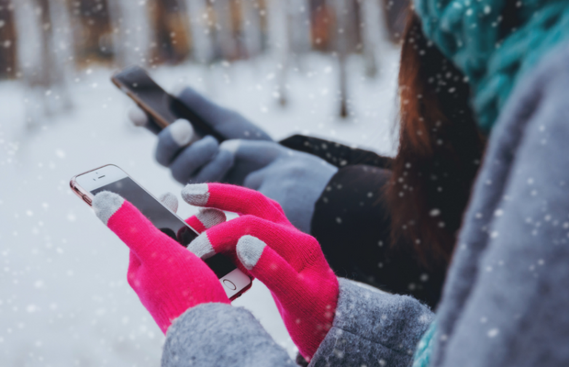 Ellerinizi sıcak tutarken rahatça telefon kullanmanızı sağlayacak en iyi dokunmatik ekran eldivenleri