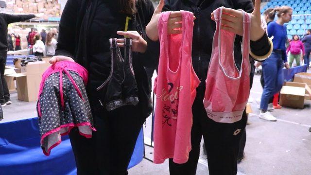 Depremzedeler için gönderilen bazı eşyalar 'pes' dedirtti! Görenler şaşkına uğradı