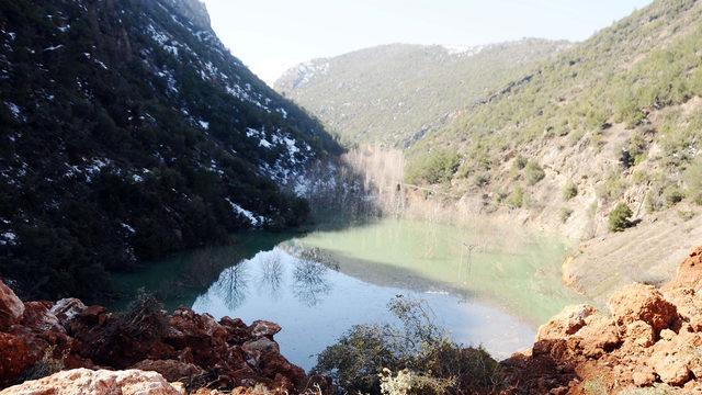 'Dağ dağa kavuşmaz denilir ama burada kavuştu' Ortaya doğal göl çıktı! Depremden sonra şaşkına çeviren görüntü