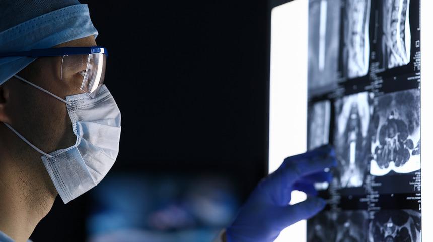 Kanser teşhisi kondu, gitmediği yerin dilini konuşmaya başladı