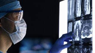 Kanser teşhisi kondu, gitmediği yerin dilini konuşmaya başladı