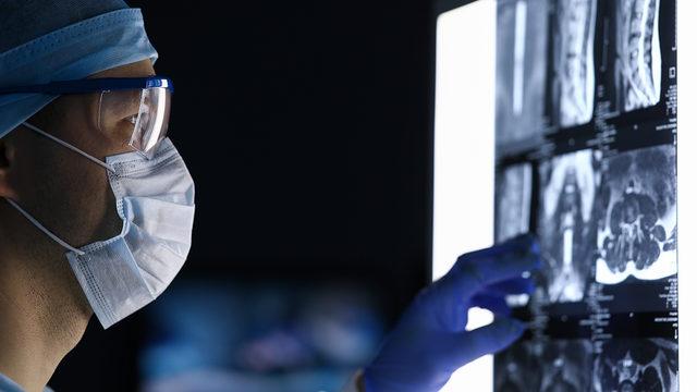 Kanser teşhisi kondu, gitmediği yerin dilini konuşmaya başladı