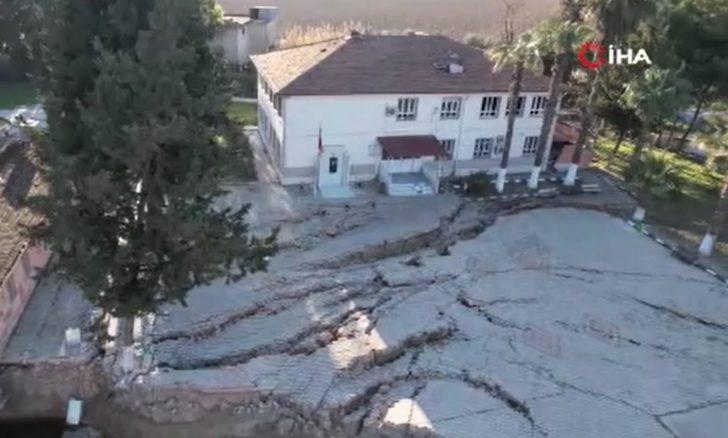 İki büyük deprem sonrası bu hale geldi! Fay hattının geçtiği köy toprağa gömüldü G1