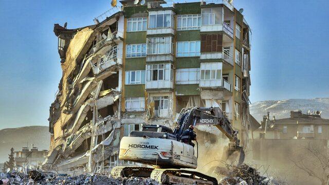 Dört bir yandan yardım yağmıştı: Uzman isim açıkladı: 115 milyar TL ile 170 bin konut!