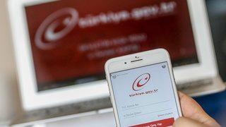 Nüfus ve Vatandaşlık İşleri Genel Müdürlüğü duyurdu: e-Devlet'ten yapılabilecek: Geçici kimlik kararı...