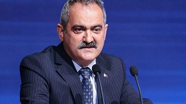 Bakan Özer duyurdu: Nakil olan depremzede öğrenciler için devam zorunluluğu aranmayacak