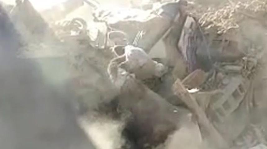 Depremde mahsur kalan inek 300 saat sonra kurtarıldı